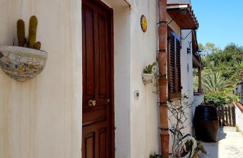 Capaci House | VILLA BUTTERFLY 2 a FEW STEPS FROM THE SEA