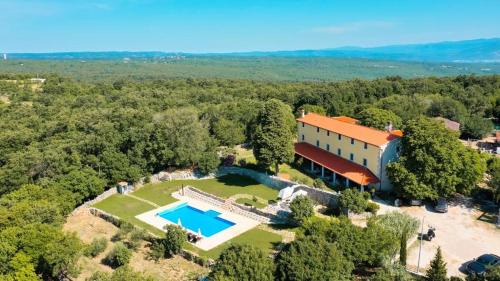 Ripenda Kras Hotel | Villa Calussovo