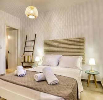 Chamezi Villa | Villa Camesi - Quiet Escape with Stunning Views