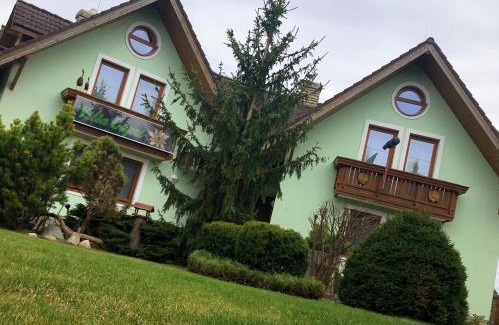 Nova Lesna Apartment | Villa Capri