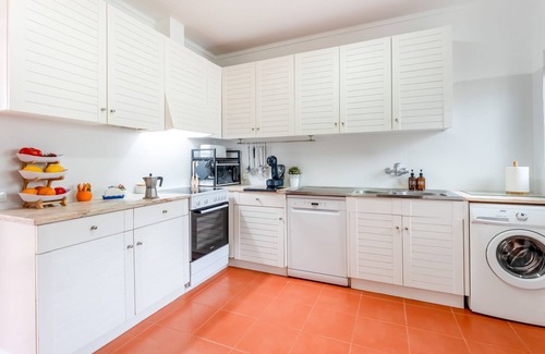 Olhos D'Agua House | Villa Casa Amendoeiras by LovelyStay