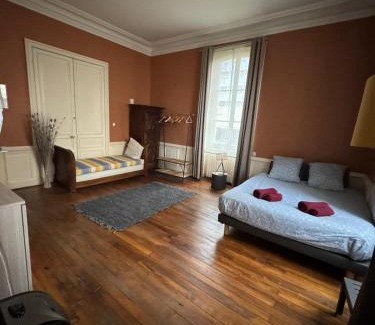 Brive-la-Gaillarde Apartment | Villa Chadourne - Le Vasco