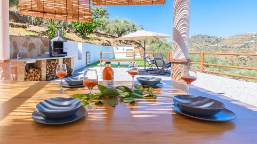 Archez House | Villa Cinco Soles Árchez by Ruralidays