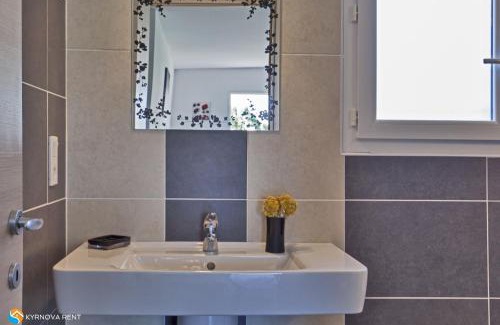 Poggio-Mezzana Villa | Villa close to the sea