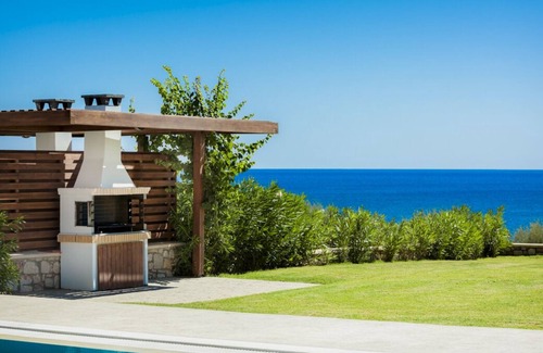 Lahania Villa | Villa Cobalt Blue - Three Bedroom Villa, Sleeps 7