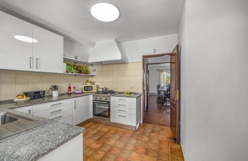 Alporchinhos Villa | Villa Conchas by Villa Plus