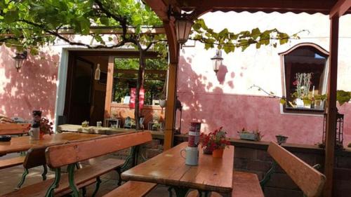 Klingenberg am Main Hotel | Villa Croatia & Restaurant Adria