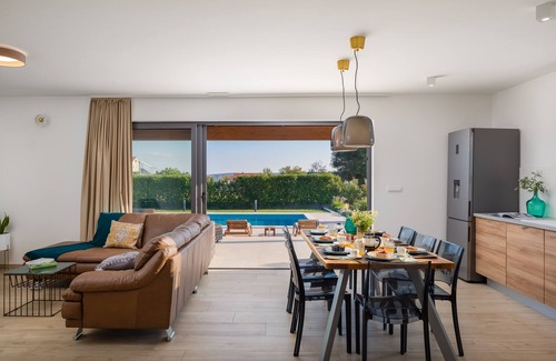 Rudine Villa | Villa Cvita with big pool near Split and Trogir