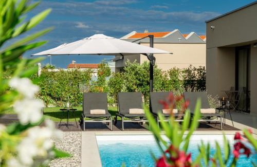 Labinci Villa | Villa Daleo with heated pool and jacuzzi near Porec