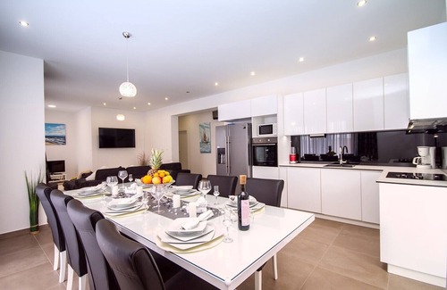 Stanici Villa | Villa Dasianda - only 90 m from the beach, private 30msq heated pool