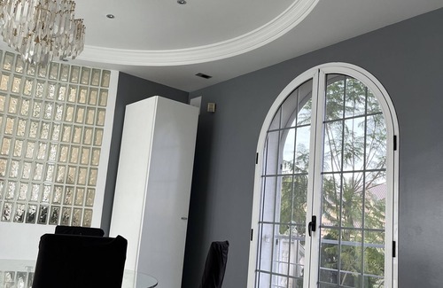 L'Eliana Villa | Villa de Caractère de 600m2 Tout Près de Valence