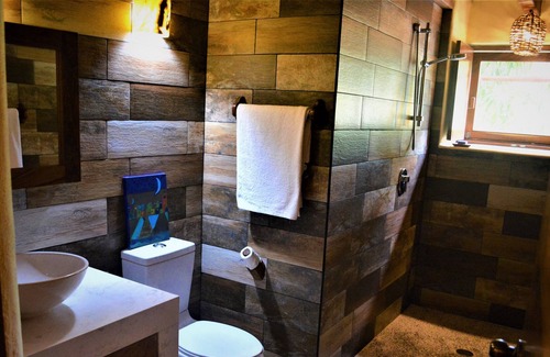 Saladita House | VILLA DE LOS MANGOS @ WORLD CLASS SURF BREAK PLAYA LA SALADITA