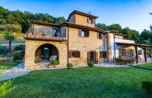 Montone Villa | Villa Destino Italy, Umbria Tuscany boarder