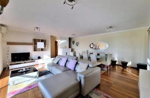 Imaculado Coracao de Maria House | Villa dos Saltos - Sea View, Parking, AC & Barbecue