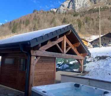 Bellevaux Villa | Villa en Bellevaux avec sauna et jacuzzi