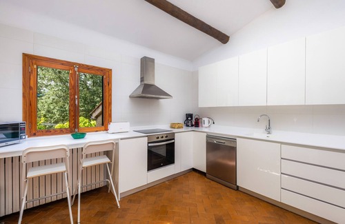 Pollensa Villa | Villa 'Es Garrovera' with Mountain View, Pool & Wi-Fi