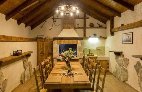 Dunave Krajnje Villa | Villa Falcon Rook - Four-Bedroom Villa with Terrace and Swimming Pool