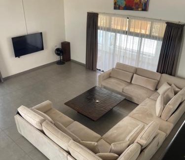 Paramaribo Villa | Villa Famirie 8-10 people