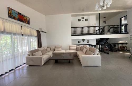 Paramaribo Villa | Villa Famirie 8-10 people