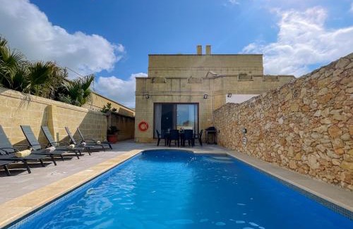 Santu Pietru Villa | Villa Fieldview - Gozo Holiday Home
