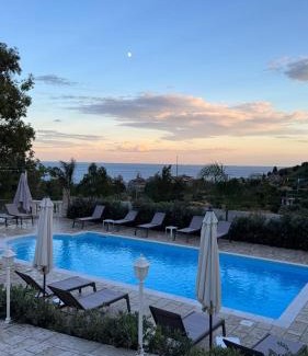 Scaletta Zanclea Bed & Breakfast | Villa Frank