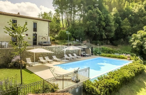 Palaia Villa | Villa Frediana: A characteristic and welcoming two-story villa situated in the heart of the Tuscan countryside, with Free WI-FI.