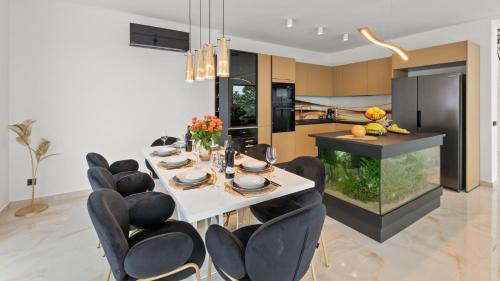 Pobri House | Villa Gabi by Villas Holiday