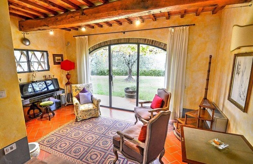 Certaldo House | Villa Gilia E: An elegant two-story independent house surrounded by the greenery, with Free WI-FI.