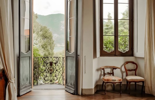 Garlate Villa | Villa 'Gnecchi Lake Como' with Lake View, Wi-Fi and Air Conditioning