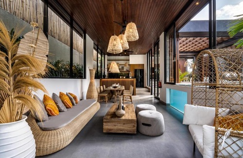 Peliatan Villa | Villa Golden Lion by BaliSuperHost