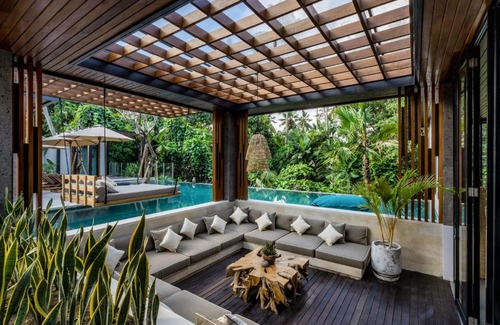 Peliatan Villa | Villa Golden Lion by BaliSuperHost