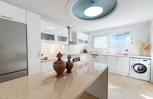 Dafnata Villa | Villa Golden Tiara Large Private Pool, A/C, WiFi