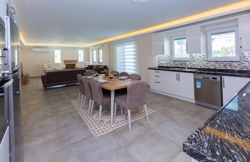 Dalyan City Center Villa | Villa Hanimeli 6 bedrooms all en suite with private pool & garden