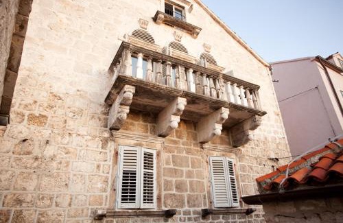 Hvar Villa | Villa Hvar Royale - 5 Bedroom Central Villa - Indoor Pool - Beautiful Heritage Villa