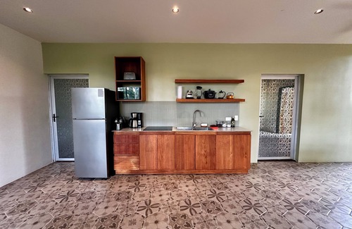 Los Angeles House | Villa Iguana - nice house for Resting Under the Trees