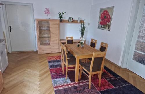 Weissenfels Apartment | Villa im Grünen