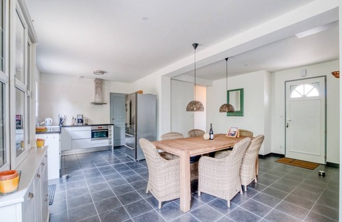 Sainte-Foy-de-Longas Villa | Villa in Aquitaine with Pool & BBQ