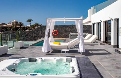 Playa Blanca Villa | Villa Infinity