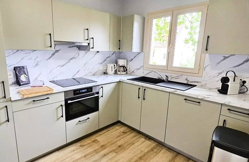 Lanzac Villa | Villa, jacuzzi, semi-detached, 2 bathrooms, sleeps 6