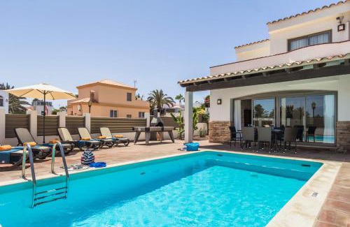 Corralejo Villa | Villa Jenny by Villa Plus