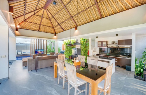 Sunset Road Villa | Villa Jerami & Spa