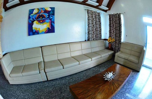 Angono Hotel | Villa Jhoana Resort