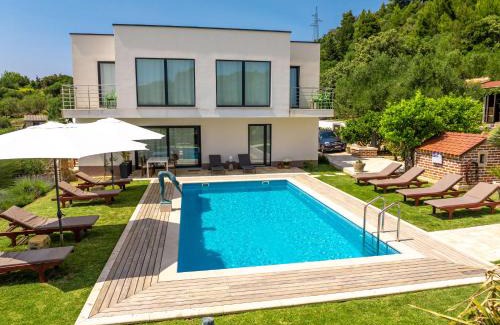 Banjol House | Villa Joy 4ever