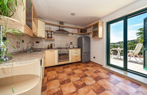 Sumartin Villa | Villa Kasmira - Three Bedroom Villa, Sleeps 8