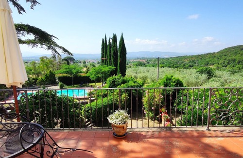 Loro Ciuffenna Apartment | Villa La Grotta