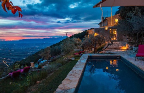 Campello sul Clitunno Villa | Villa la Sorgente, a fortress with private pool