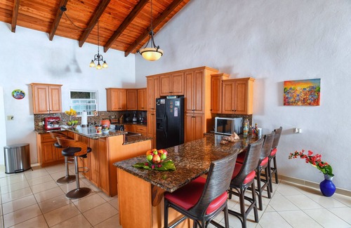 Rosendal Villa | Villa la Maison du Roi - Mountaintop Ocean Views