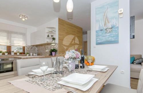 Veliki Drvenik Apartment | Villa LA-Two Bedroom Apartment with Terrace