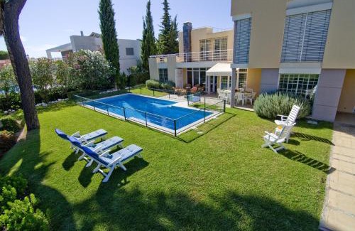 Quarteira Villa | Villa Lake View