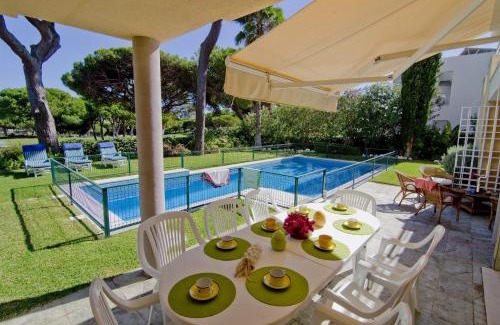 Quarteira Villa | Villa Lake View